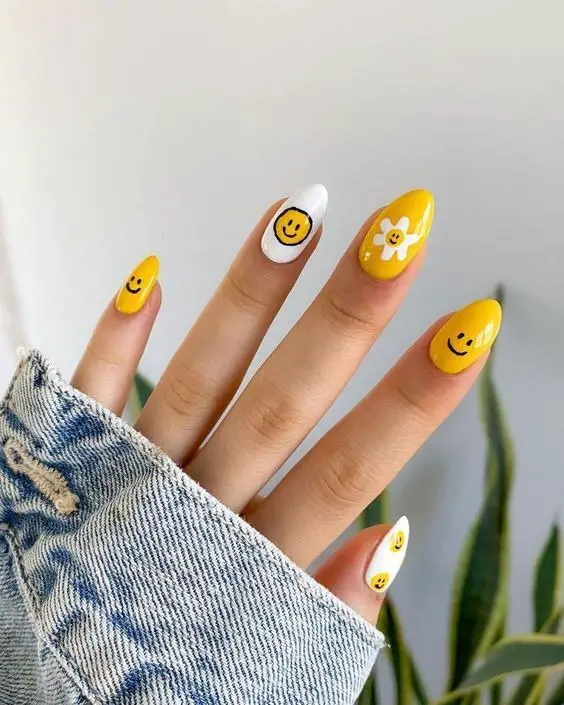 Embrace 2024’s Spring with Trendy Yellow Nail Designs – Fresh, Floral & Fabulous