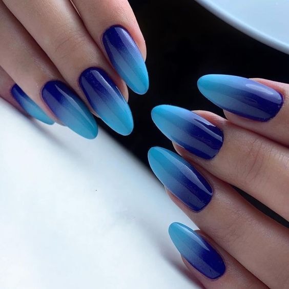 Discover Vibrant Two Tone Summer Ombre Nails for a Trendsetting Season