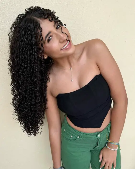 19 Explore Trendy Curly Long Weave Hairstyles for Black Women