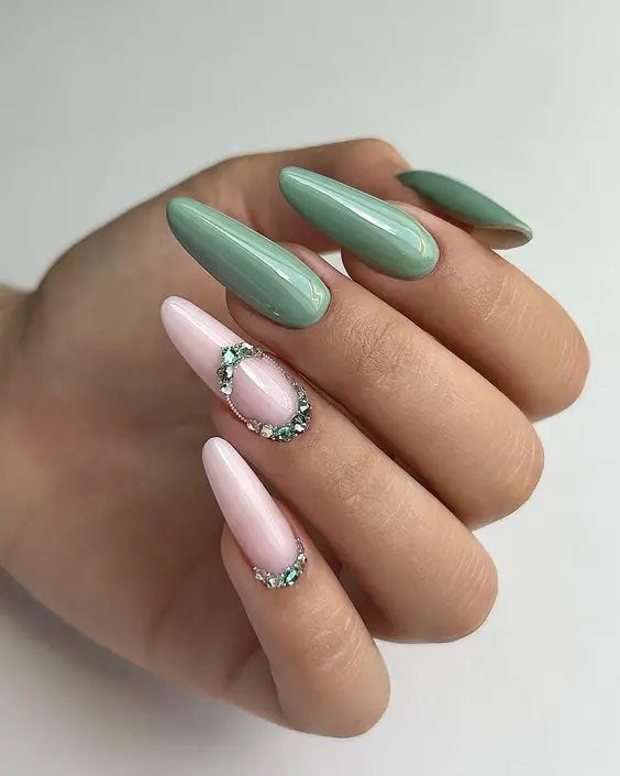22 Summer Almond Nails: Bright Designs & Elegant Styles for 2024