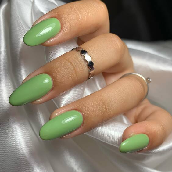 19 Top Almond Shape Fall Nails: Elegant and Trendy Designs for 2024