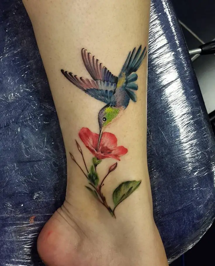 23 Stunning Hummingbird Tattoo Ideas: Geometric, Colorful, Minimalist, and Floral Designs