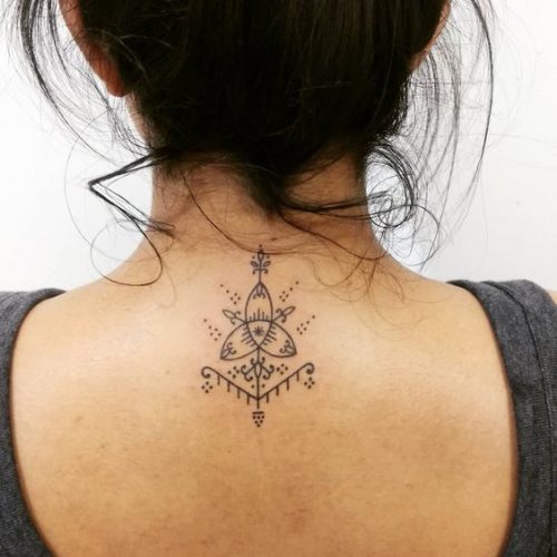 29 Stylish Neck Tattoo Ideas for Women