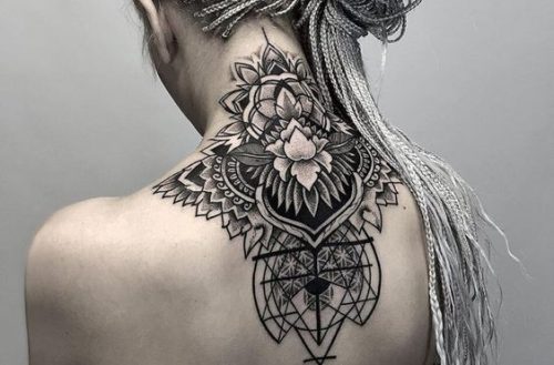 29 Stylish Neck Tattoo Ideas for Women