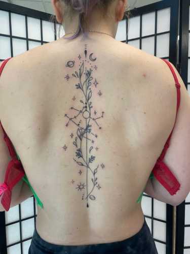 23 Small Spine Tattoos Ideas for Women